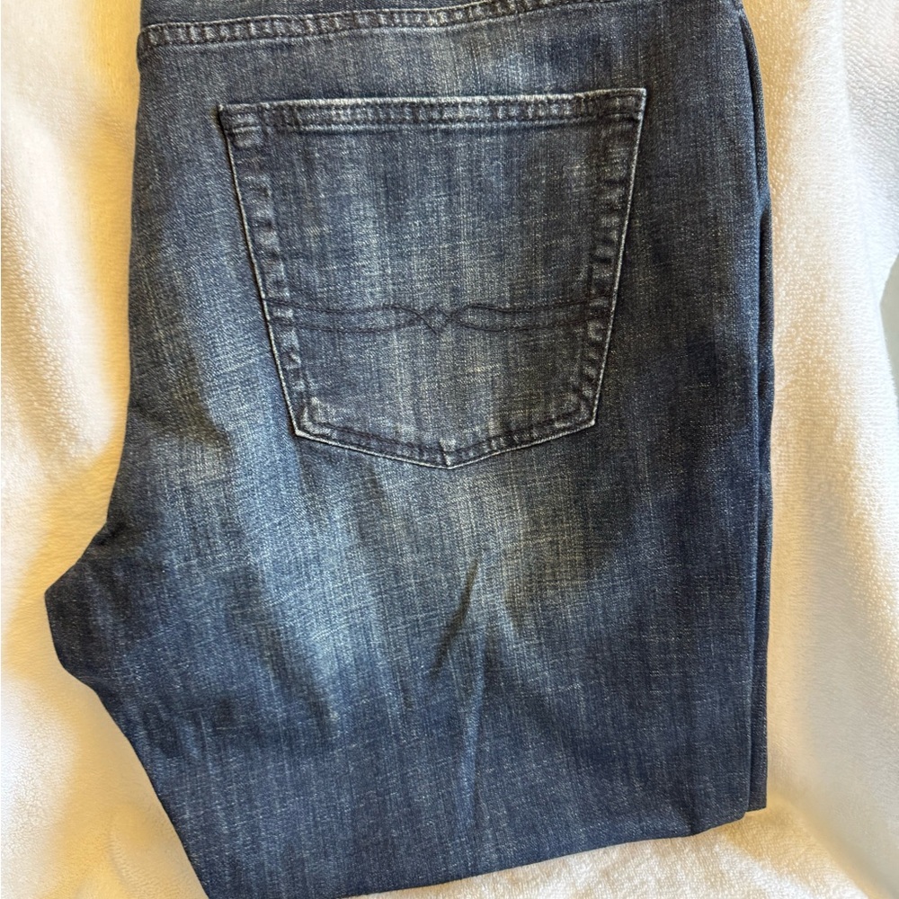 Lucky Brand Straight Men's Jeans in Washed Dark Blue